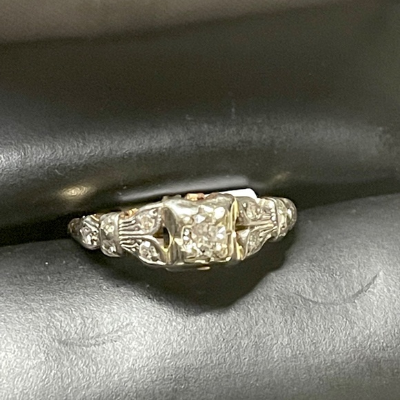 Diamond 14kt yellow gold antique engagement size 7 ring - Picture 9 of 9